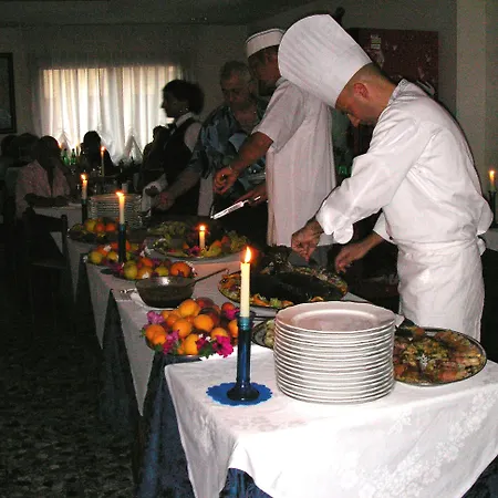 Hotel Trovatore